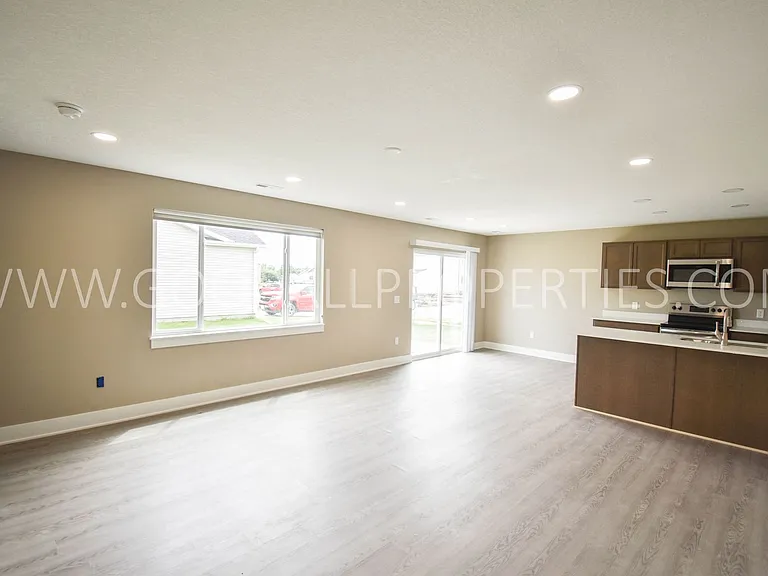 2000 Adler Ct — Photo 5