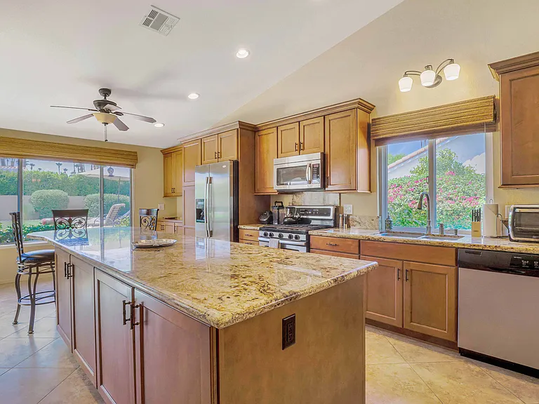 39795 Regency Way — Photo 8