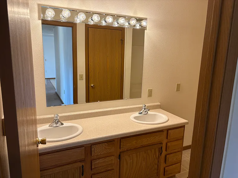705 Bruce Ct #6 — Photo 15