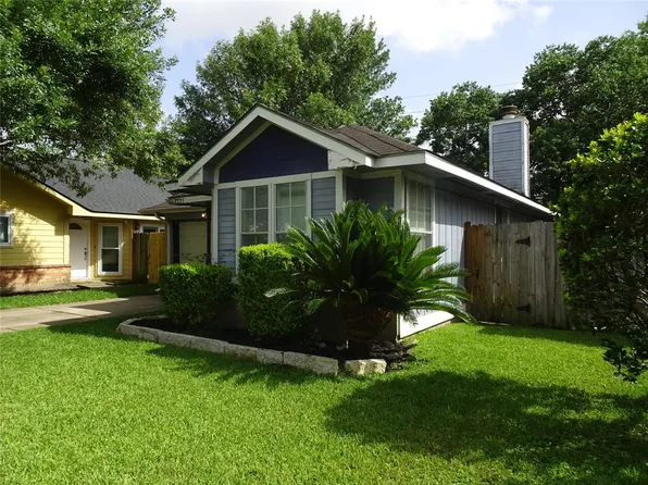 9225 Waving Fields Dr, Houston, TX 77064