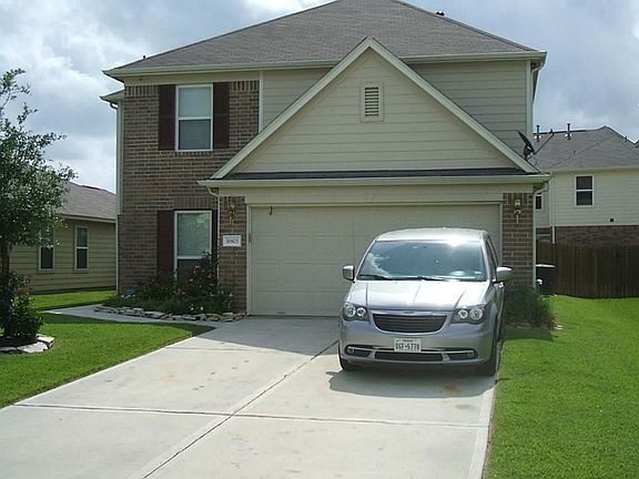 16803 Accolade Way - Large 2 story home waiting for you to move in!