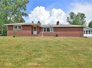 2136 Ruth Rd, Hubbard, OH 44425