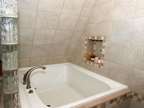 Soaking Tub