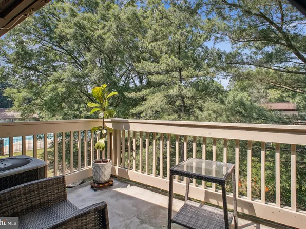 8505 Barrington Ct Unit Q, Springfield, VA 22152