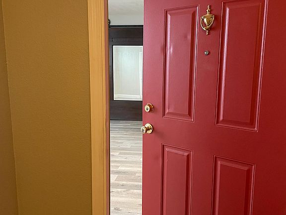 2nd image of 609 16th St #B