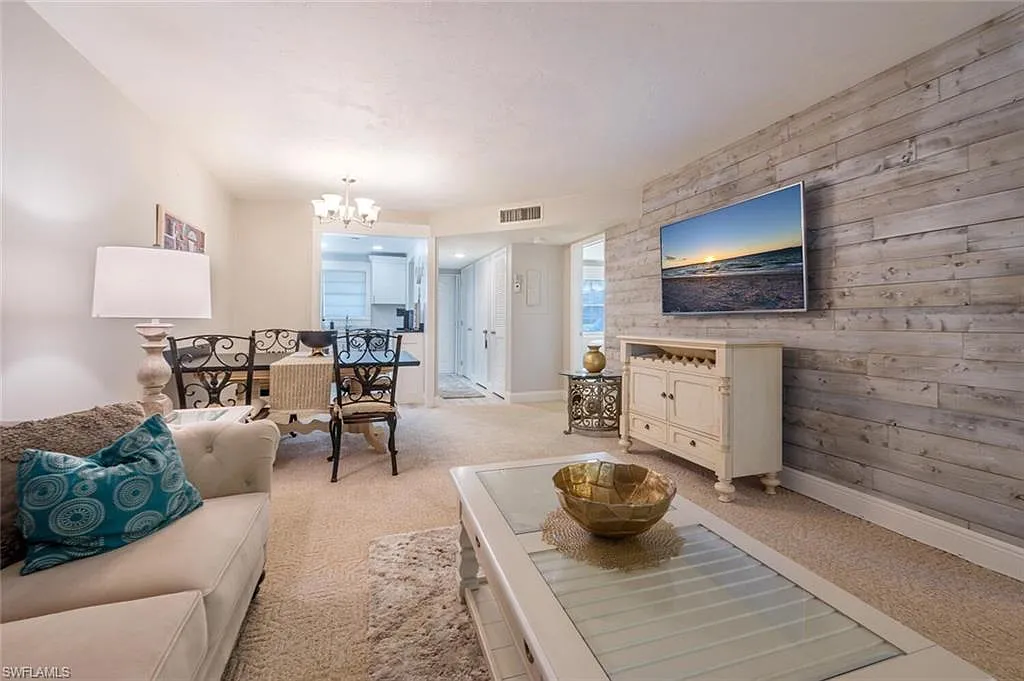 2 bed, 2.0 bath, 919 sqft, $4,000 — Photo 3