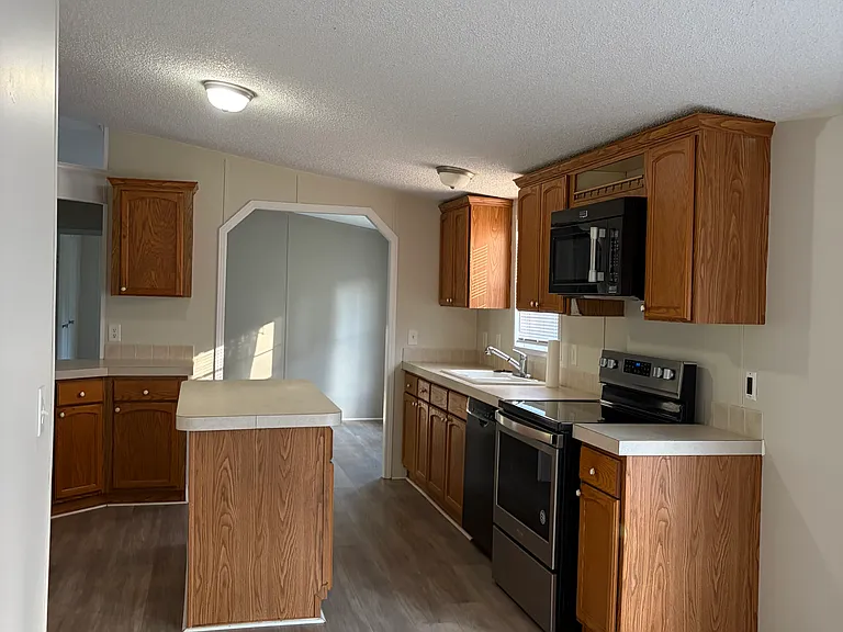 7157 Twin Acres Ln — Photo 3