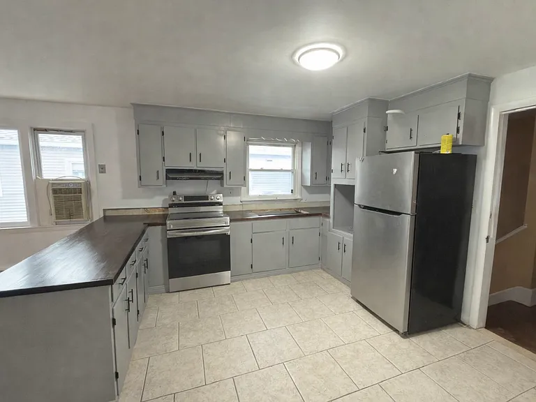 205 Alpine St #7185930579 — Photo 6