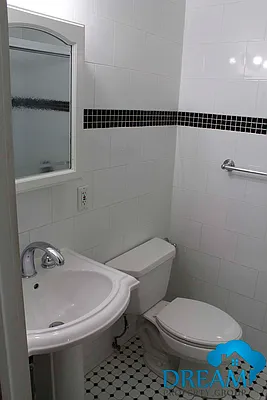 Rented by Dream Property Group LLC | media 33