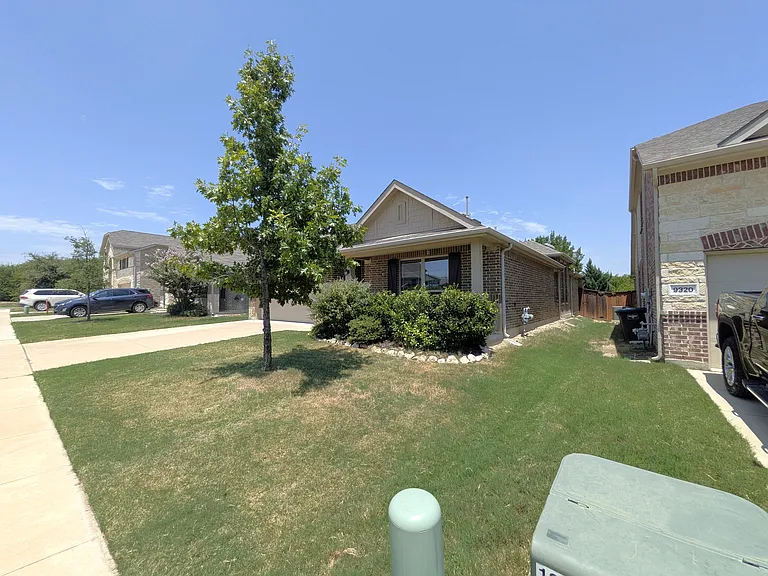 9324 Bronze Meadow Dr — Photo 19