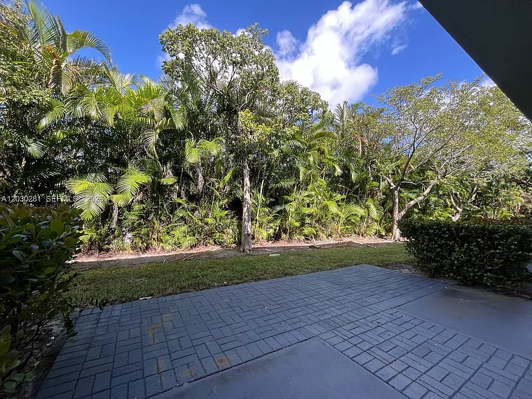 1932 Alamanda Way #1932 — Photo 12