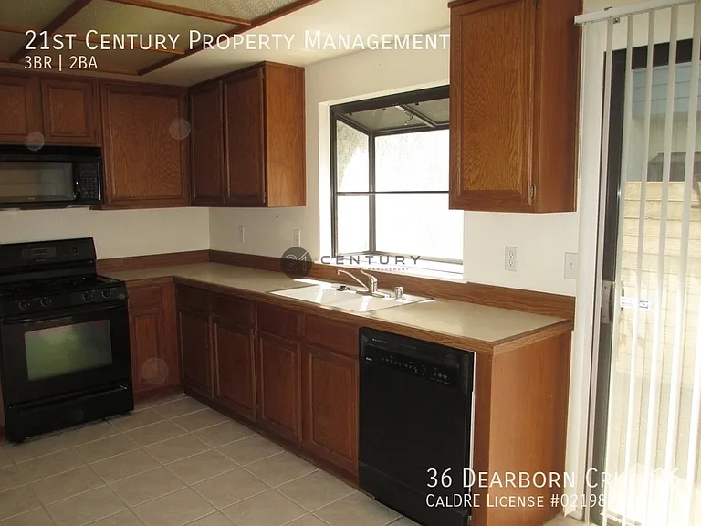 36 Dearborn Cir #36 — Photo 4