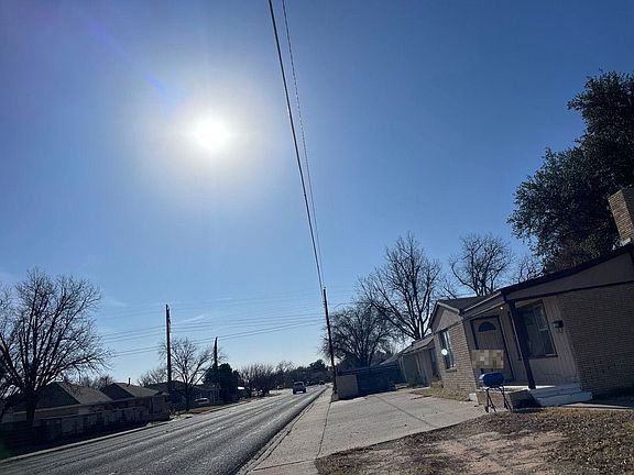4th image of 2305 Golder Ave