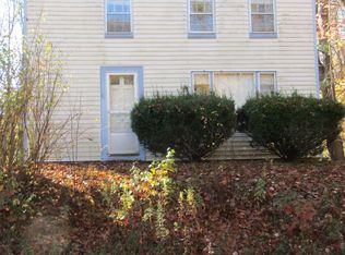 84 Walton Rd, Seabrook, NH 03874