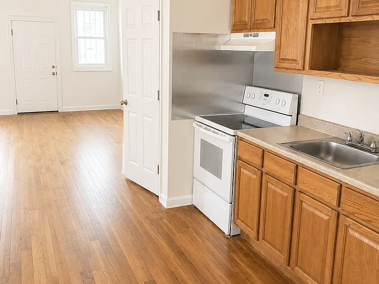 57 E Runyon St #1B — Photo 1