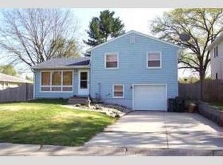 2015 Glenn St, Bettendorf, IA