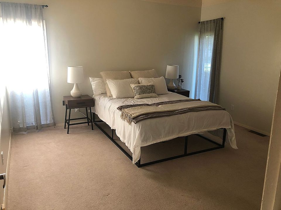 1st image of 2027 Island Dr