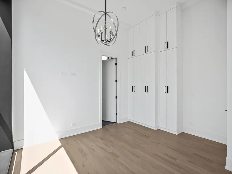 6556 S Minerva Ave #1W — Photo 4