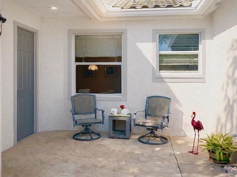 3477 Lake Crest Dr — Photo 2