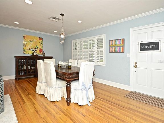 3rd image of 1327 Belleaire Cir