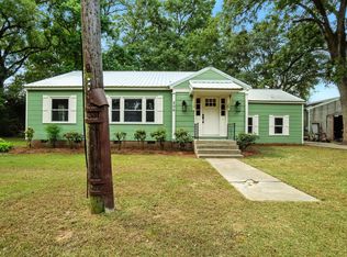 206 Sycamore St, Seminary, MS 39479