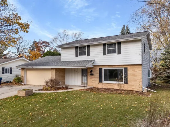 906 Woodland AVENUE, Port Washington, WI 53074