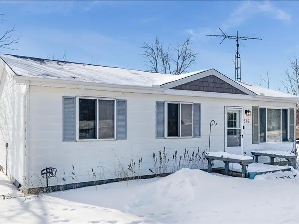 316 E Main St, Hale, MI 48739