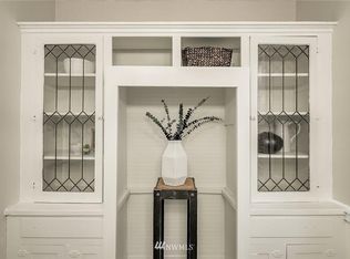 1409 N 41st St, Seattle, WA 98103