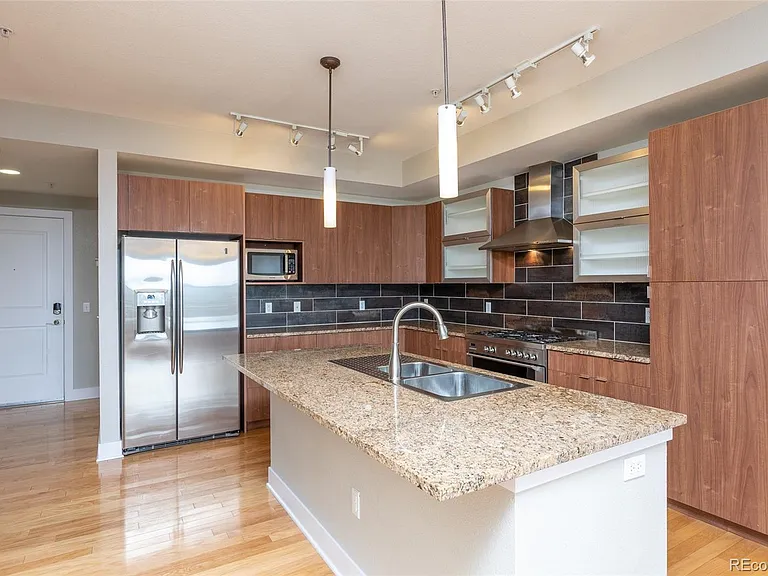 2240 N Clay St #505 — Photo 21