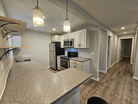 5th image of 304 Alder St #C