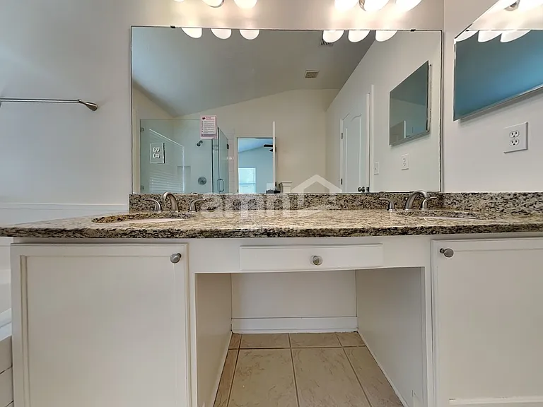 3584 Shrewsbury Dr — Photo 10
