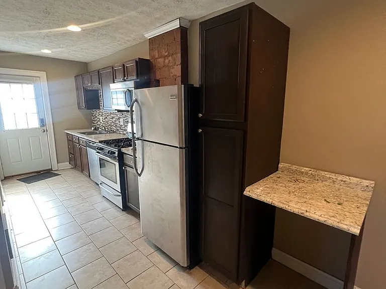 2536 Adams Ave — Photo 10