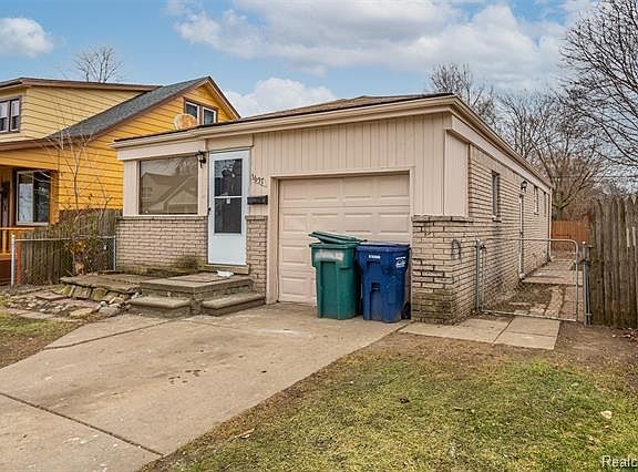 3rd image of 1657 Wilson Ave