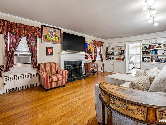 4th image of 81 Grayson Place