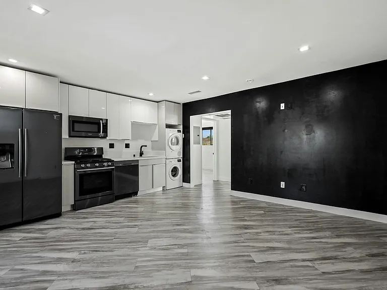 955 N Oxford Ave #5 — Photo 3