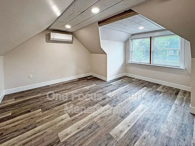 379 Updegraff Aly — Photo 8