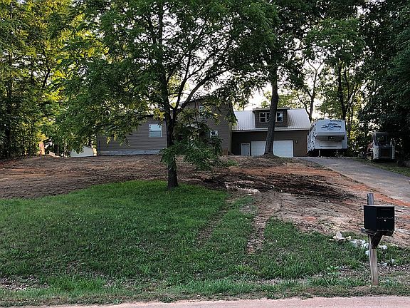 2nd image of 2022 Lakeview Dr