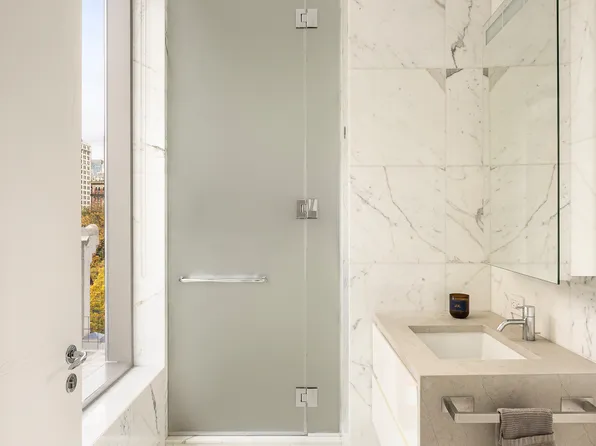 23 East 22nd Street image 15 of 35