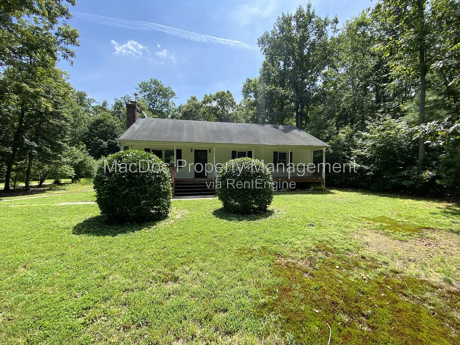 3 bed, 2.0 bath, 1196 sqft, $2,045 — Photo 3