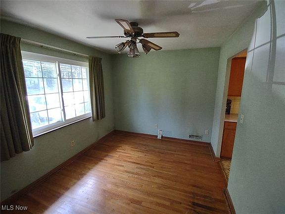 4th image of 7736 Mapleway Dr
