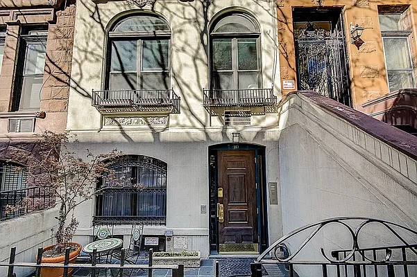 Sold by Redfin Real Estate | media 13