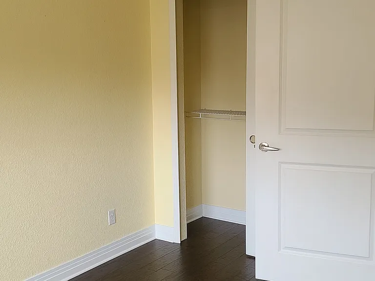 180 Poplar St #L — Photo 11