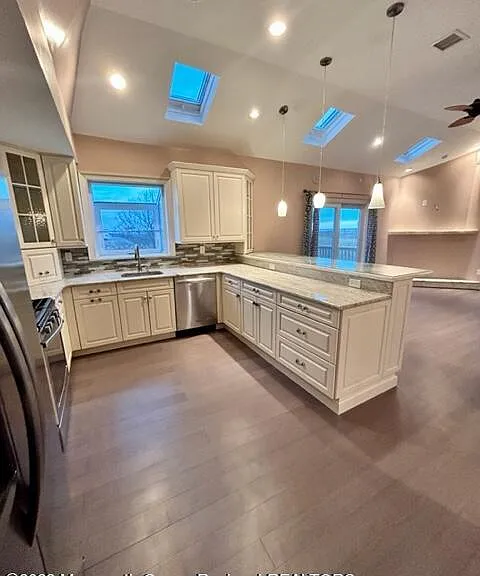 403 Cedar Ave — Photo 4