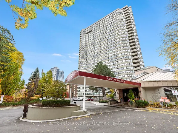 1300 Islington Ave #2806, Toronto, ON M9A 5C4