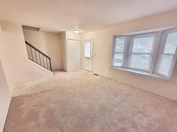 3rd image of 37393 Charter Oaks Blvd