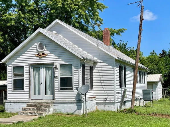 331 E Missouri Ave, Chamois, MO 65024