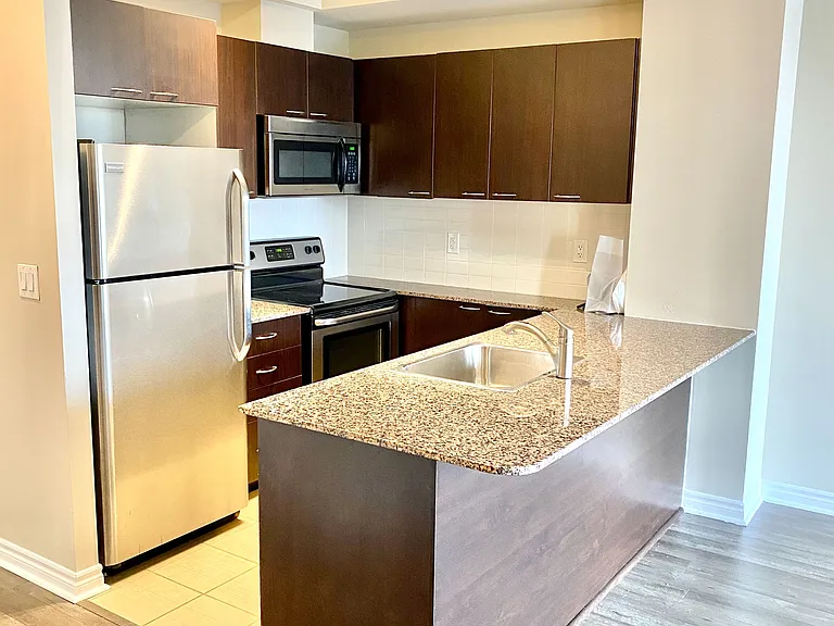 385 Prince Of Wales Dr #3310 — Photo 18