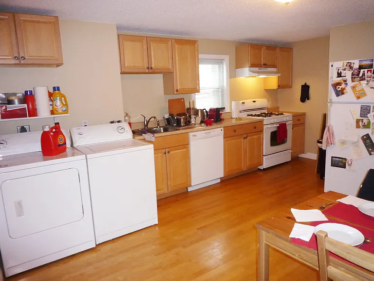 25 Pitman St #2 — Photo 1