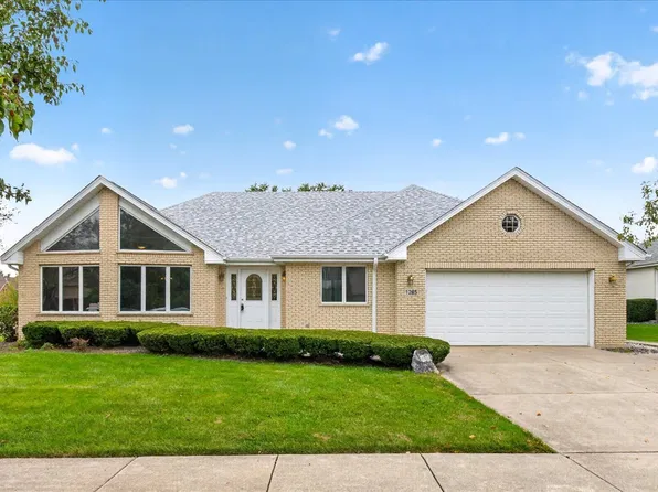 1285 Drawbridge Ln, Lemont, IL 60439