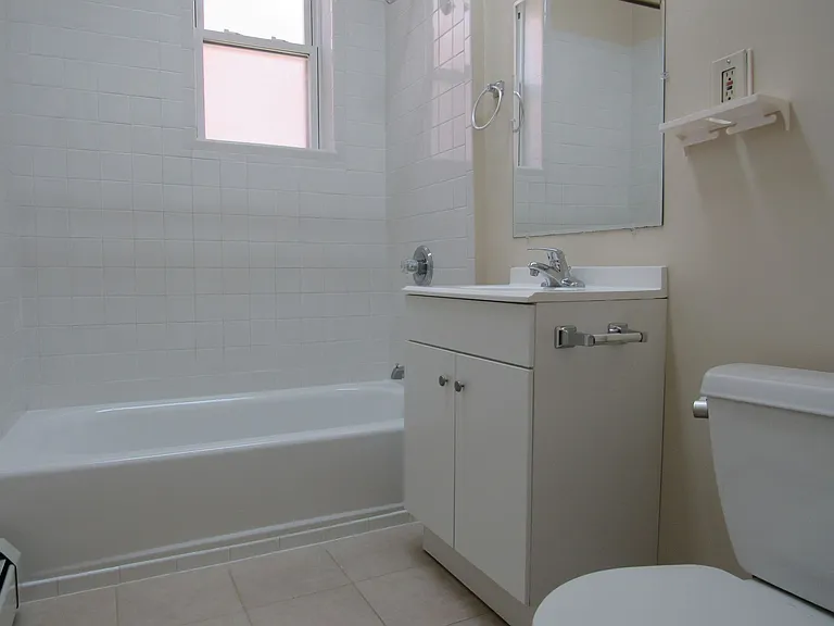 The Regis West Orange — Photo 9